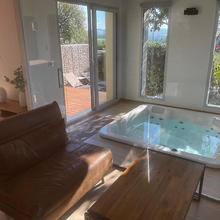 Logement Avec Jacuzzi Joucas Bagian luar foto