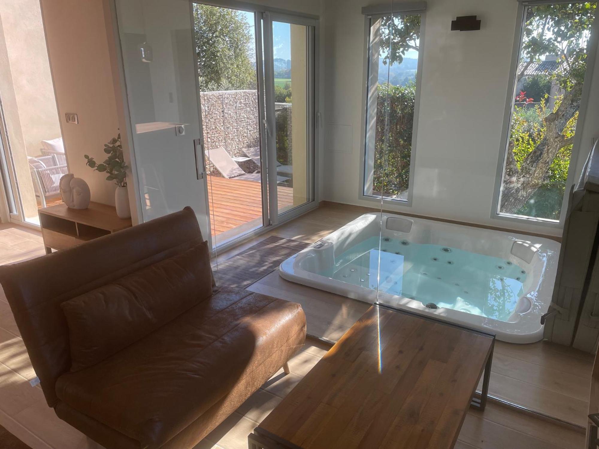 Logement Avec Jacuzzi Joucas Bagian luar foto